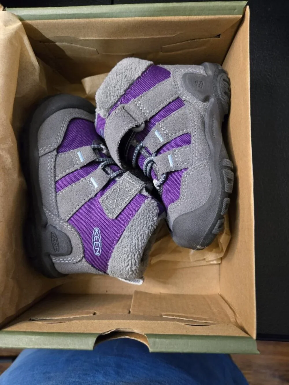 KEEN Kids Knotch Chukka Boots Size 5 Grey/Purple NIB